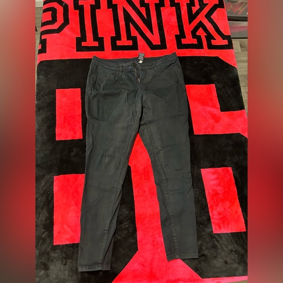 Jeans - Picture 1 of 3